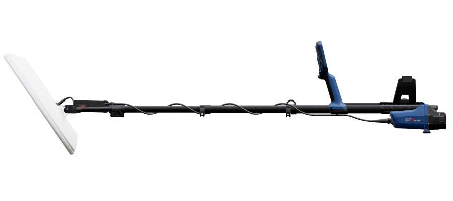 Minelab GPZ 8000 yandan görünüm, mil açık